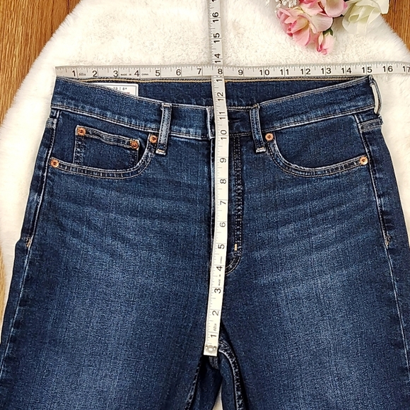 GAP High Rise Jeans - Picture 7 of 9